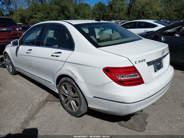 2013 MERCEDES-BENZ C 300 LUXURY 4MATIC — I3