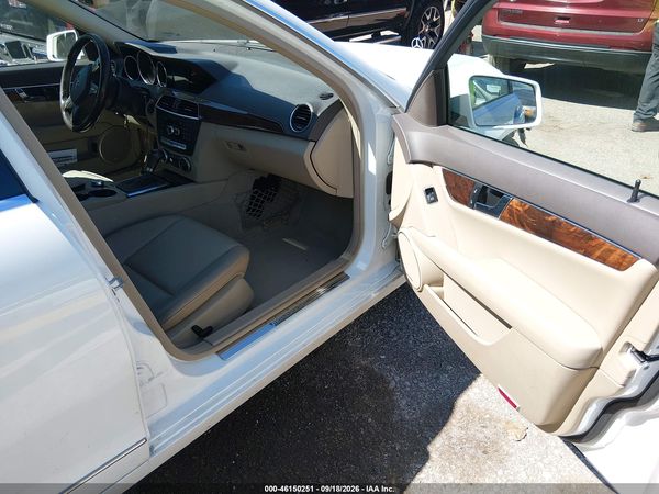 2013 MERCEDES-BENZ C 300 LUXURY 4MATIC — I5