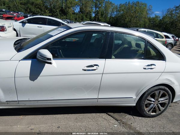 2013 MERCEDES-BENZ C 300 LUXURY 4MATIC — I117