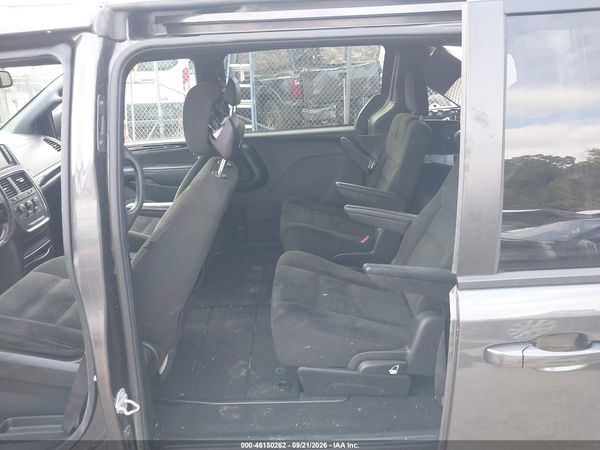2016 DODGE GRAND CARAVAN SE PLUS — I8