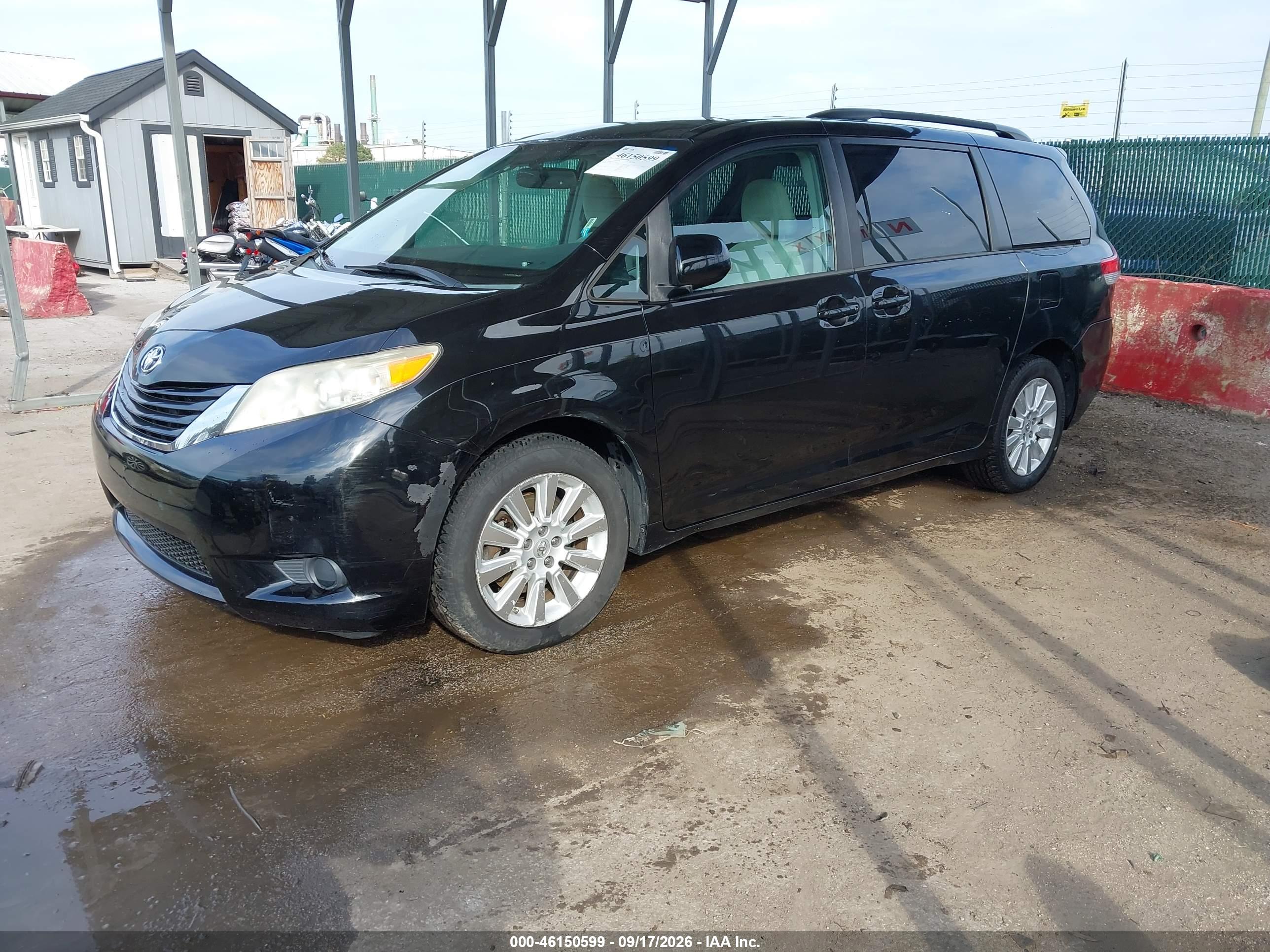 2013 TOYOTA SIENNA LE 7 PASSENGER — I2