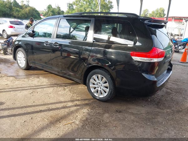 2013 TOYOTA SIENNA LE 7 PASSENGER — I3