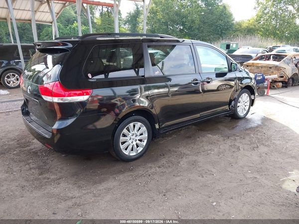 2013 TOYOTA SIENNA LE 7 PASSENGER — I4