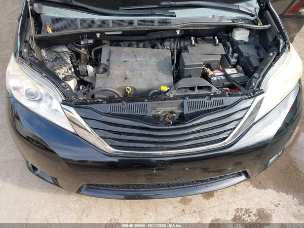 2013 TOYOTA SIENNA LE 7 PASSENGER — I10