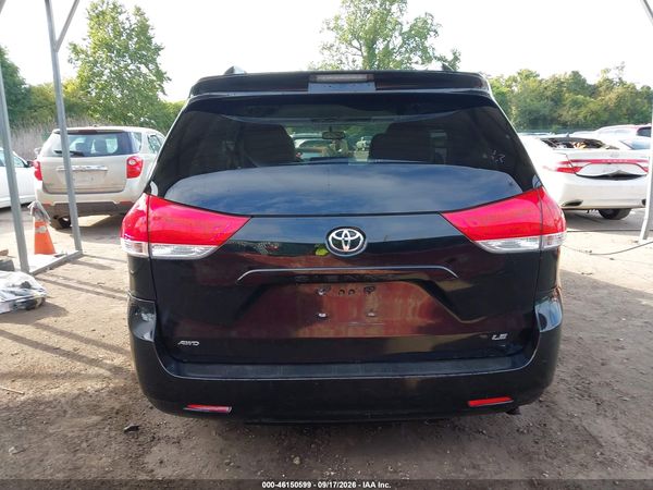 2013 TOYOTA SIENNA LE 7 PASSENGER — I119
