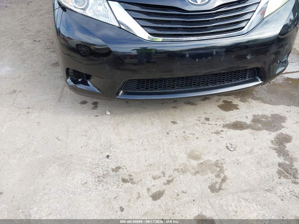2013 TOYOTA SIENNA LE 7 PASSENGER — I152