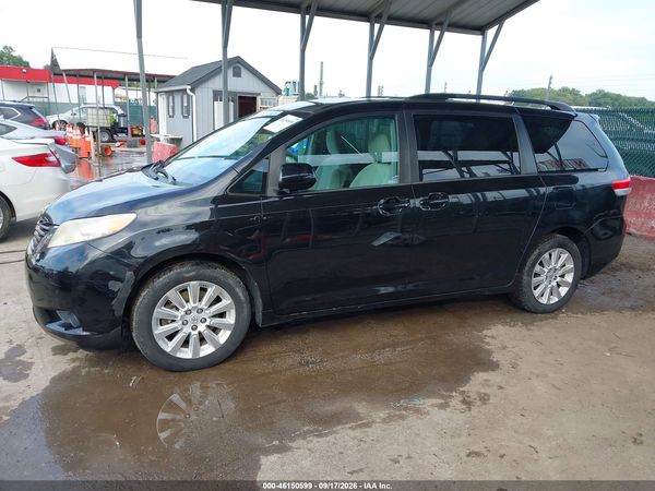 2013 TOYOTA SIENNA LE 7 PASSENGER — I154