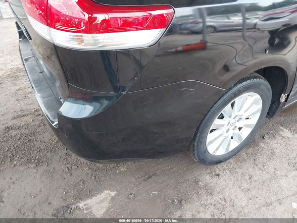 2013 TOYOTA SIENNA LE 7 PASSENGER — I156