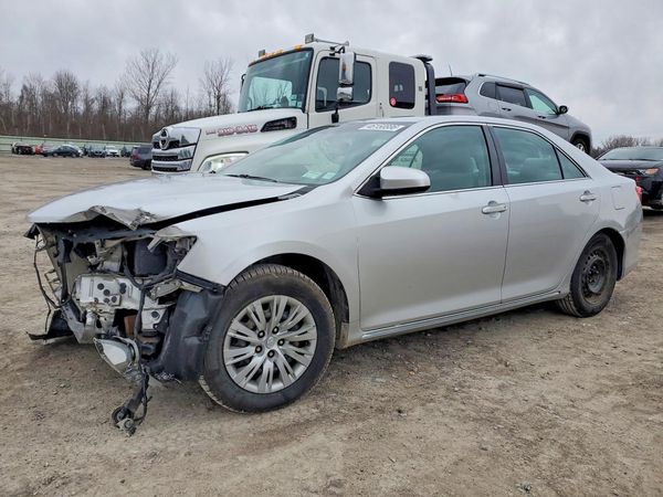2014 TOYOTA CAMRY