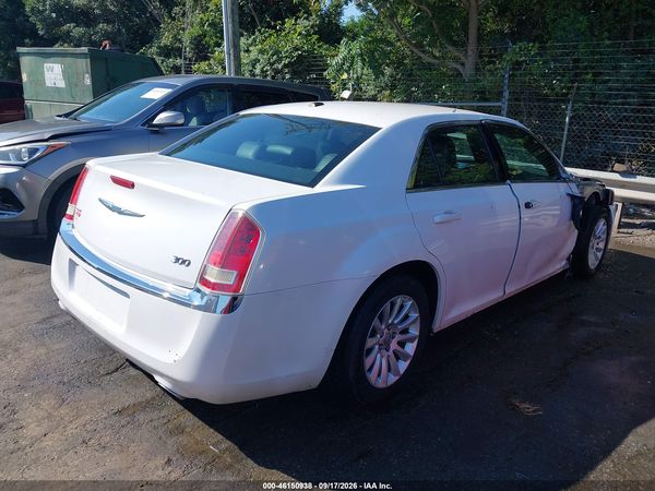 2013 CHRYSLER 300 MOTOWN — I4