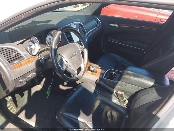 2013 CHRYSLER 300 MOTOWN — I5
