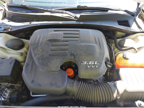 2013 CHRYSLER 300 MOTOWN — I10
