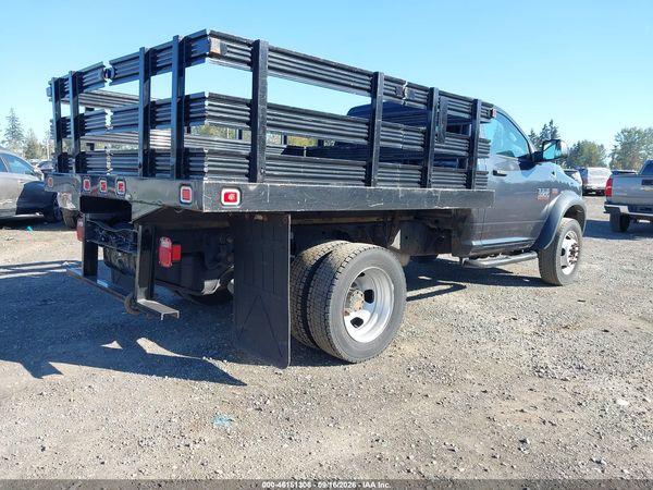 2016 RAM 5500 CHASSIS TRADESMAN/SLT — I4