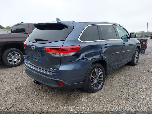 2017 TOYOTA HIGHLANDER XLE — I4