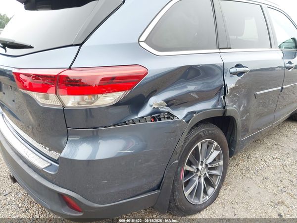 2017 TOYOTA HIGHLANDER XLE — I6
