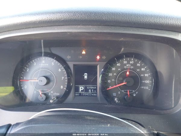 2015 TOYOTA SIENNA LE 8 PASSENGER — I7