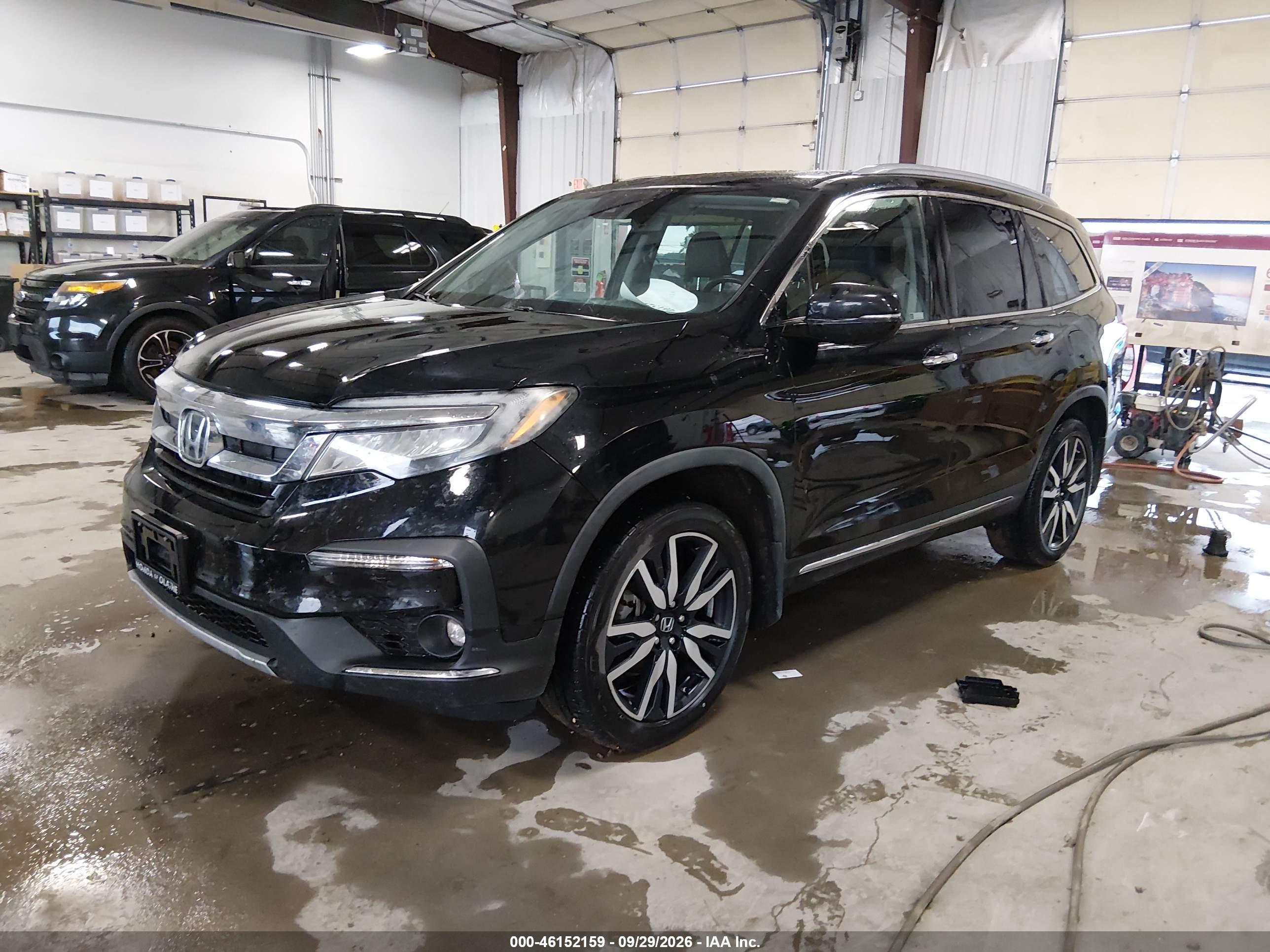 2021 HONDA PILOT AWD TOURING 8 PASSENGER — I2