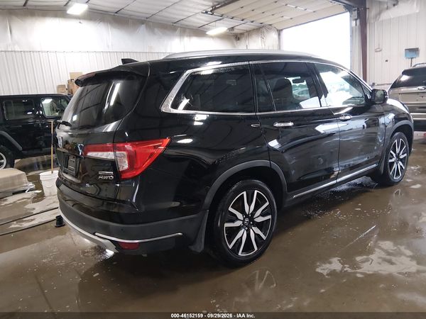 2021 HONDA PILOT AWD TOURING 8 PASSENGER — I4