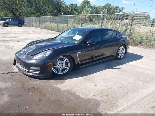 2013 PORSCHE PANAMERA — I2