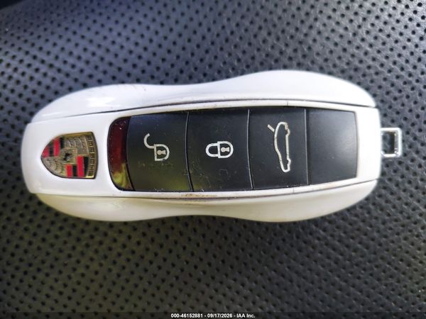 2013 PORSCHE PANAMERA 4 — I11