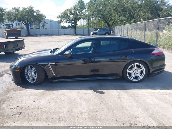 2013 PORSCHE PANAMERA 4 — I117
