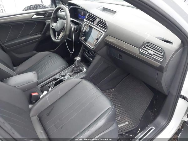 2024 VOLKSWAGEN TIGUAN 2.0T SE R-LINE BLACK — I5