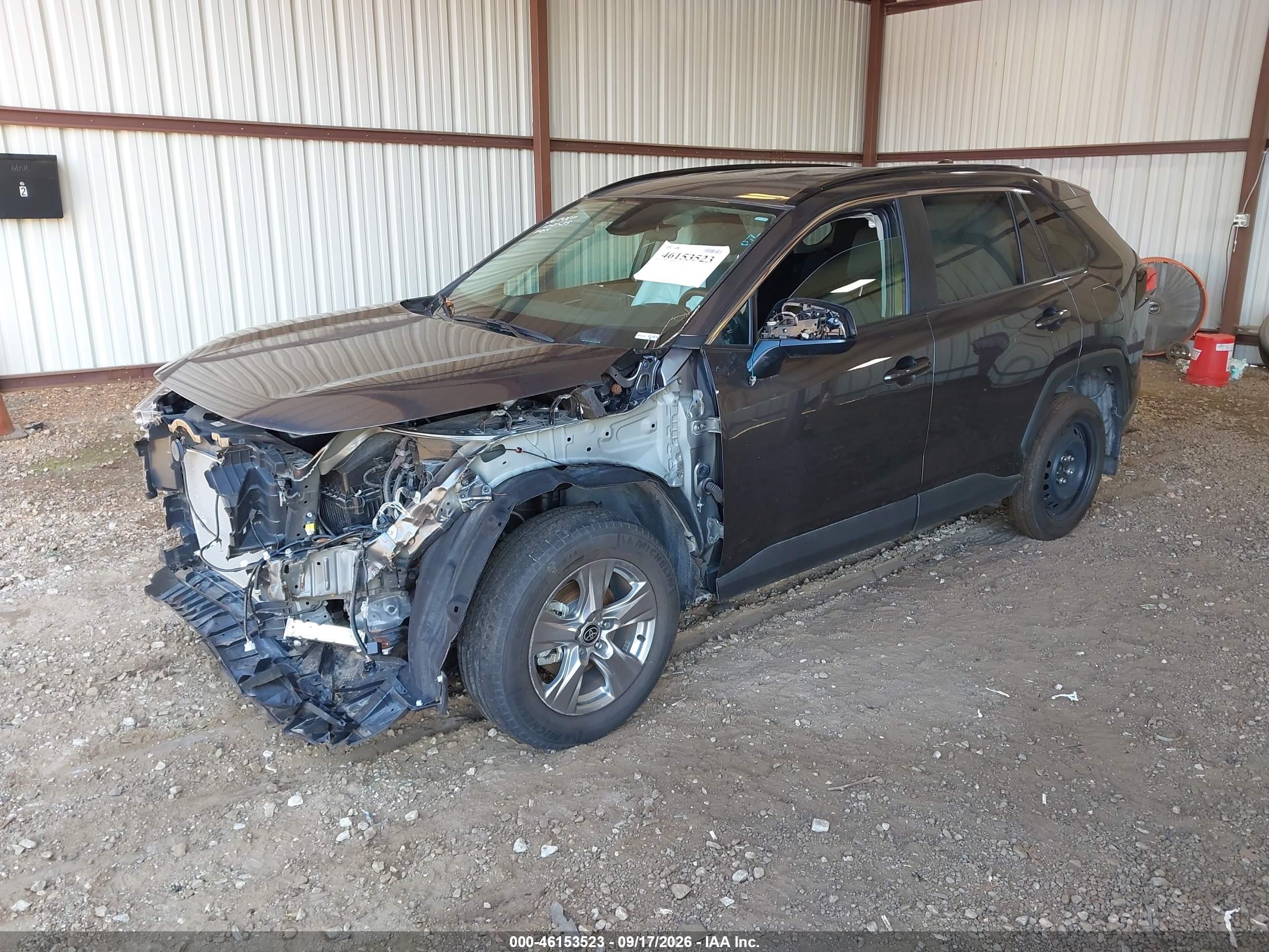 2025 TOYOTA RAV4 XLE — I2