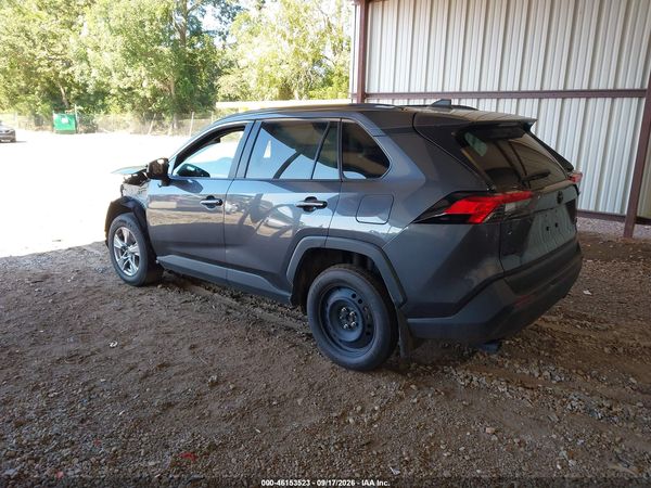 2025 TOYOTA RAV4 XLE — I3