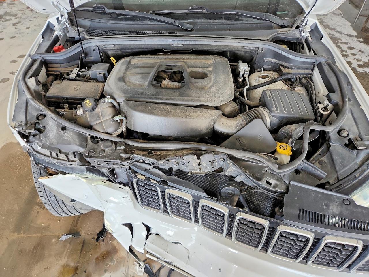 2021 JEEP GRAND CHEROKEE LAREDO 4X4