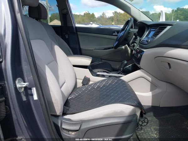 2017 HYUNDAI TUCSON SE — I5