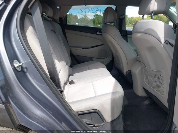 2017 HYUNDAI TUCSON SE — I8