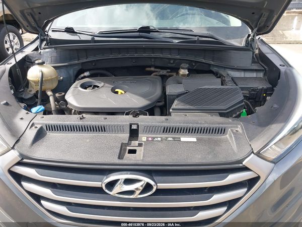 2017 HYUNDAI TUCSON SE — I10