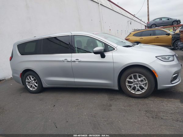 2023 CHRYSLER PACIFICA TOURING L — I116