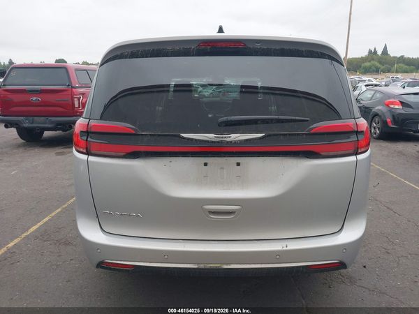2023 CHRYSLER PACIFICA TOURING L — I119