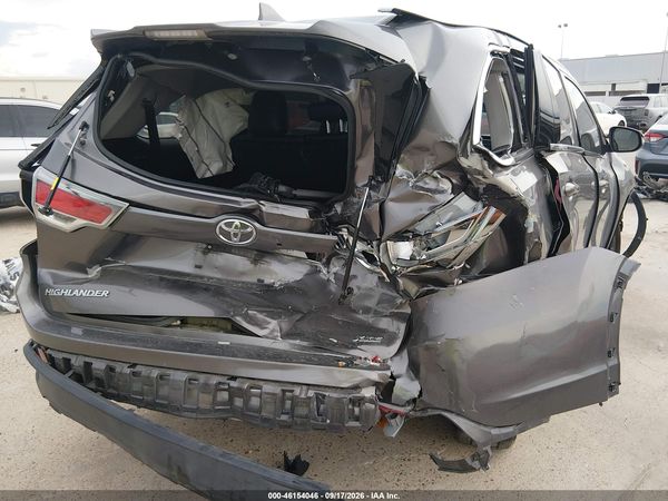 2016 TOYOTA HIGHLANDER XLE V6 — I6