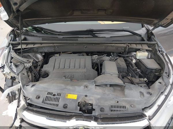 2016 TOYOTA HIGHLANDER XLE V6 — I10