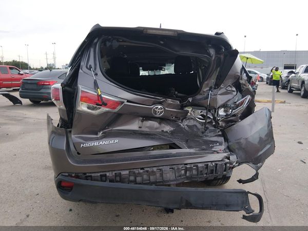 2016 TOYOTA HIGHLANDER XLE V6 — I119