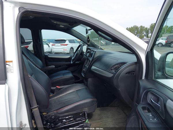 2016 DODGE GRAND CARAVAN R/T — I5