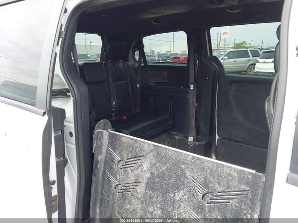 2016 DODGE GRAND CARAVAN R/T — I8