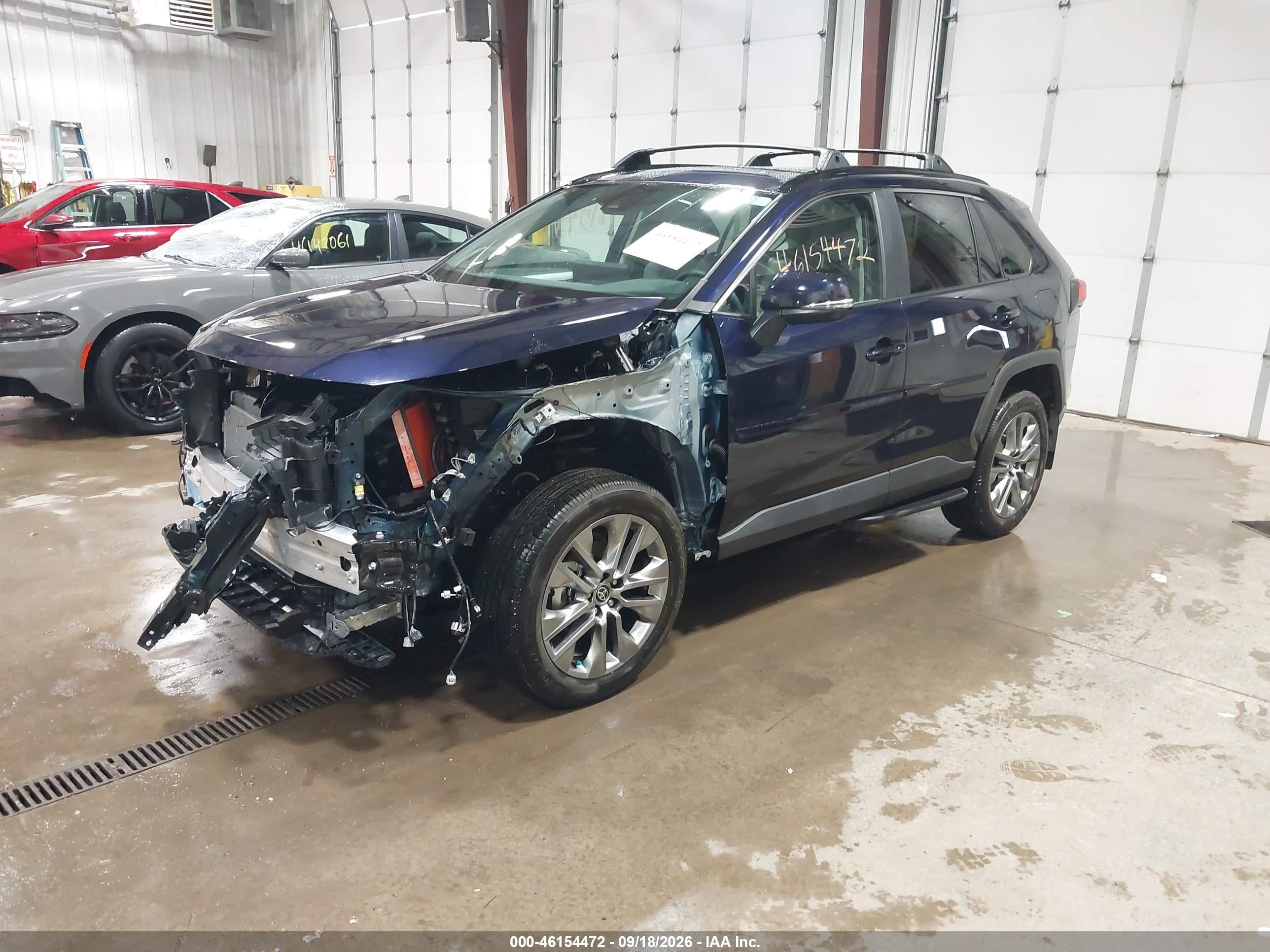 2025 TOYOTA RAV4 XLE PREMIUM — I2