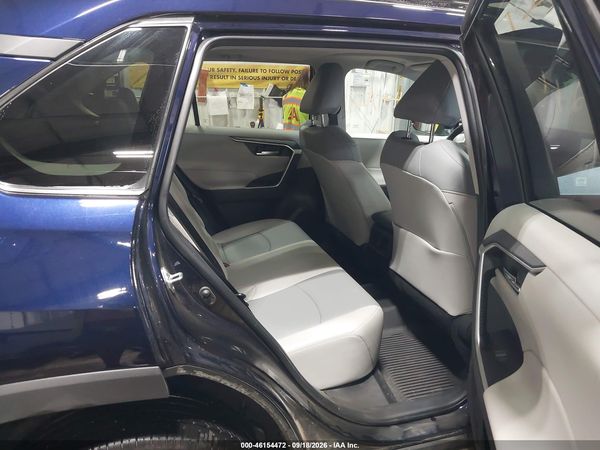 2025 TOYOTA RAV4 XLE PREMIUM — I8