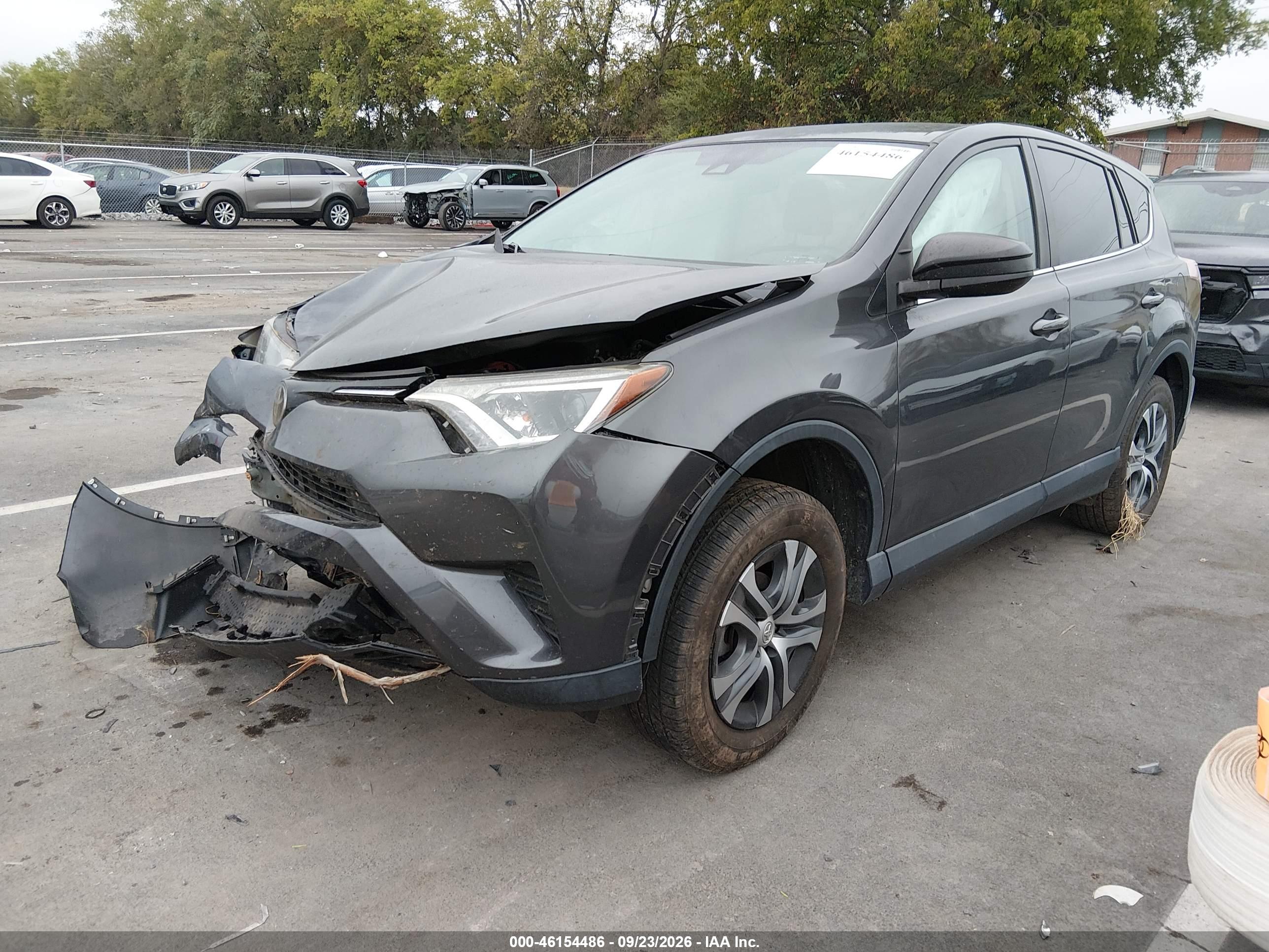 2018 TOYOTA RAV4 LE — I2
