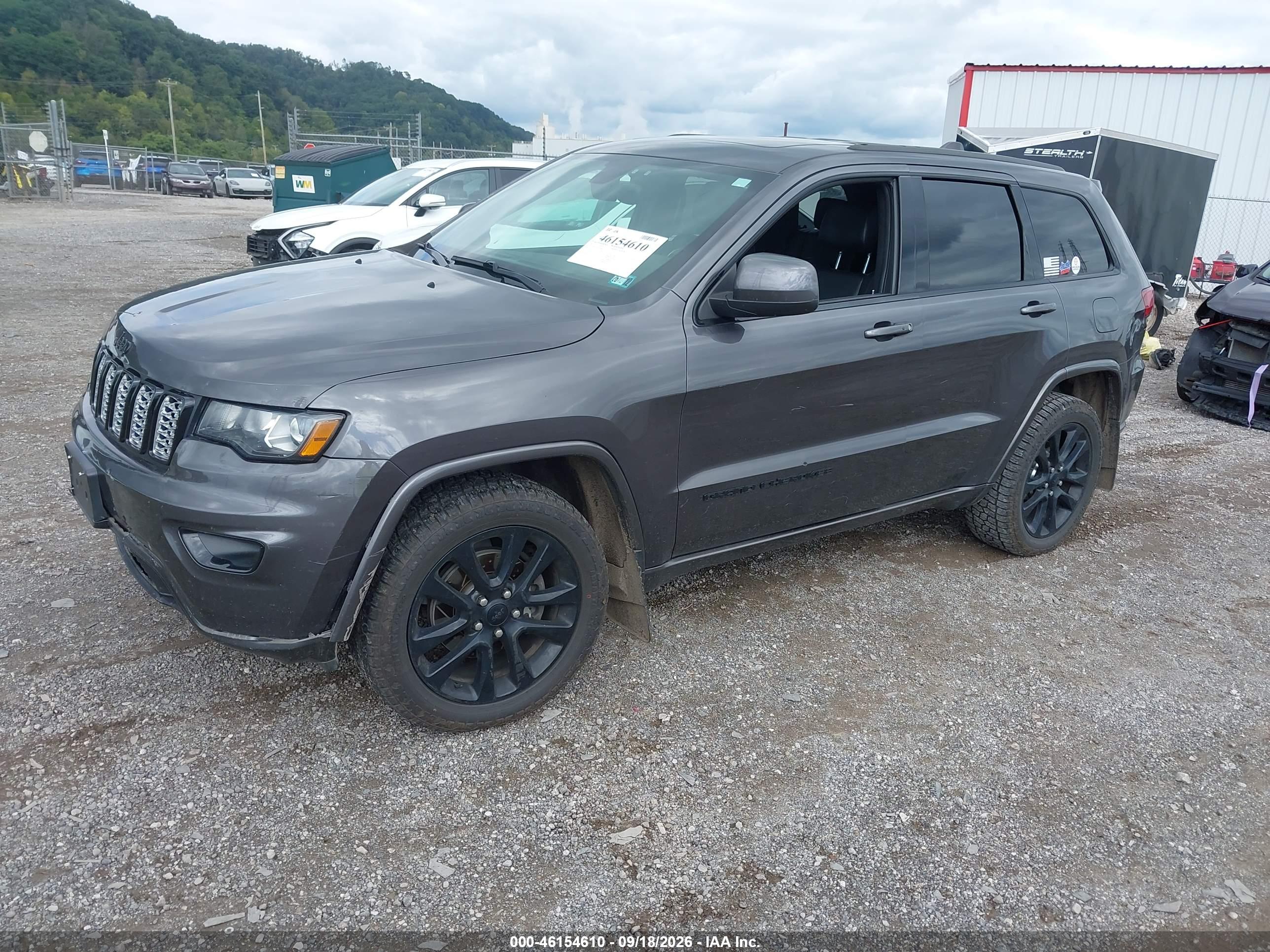 2017 JEEP GRAND CHEROKEE ALTITUDE 4X4 — I2