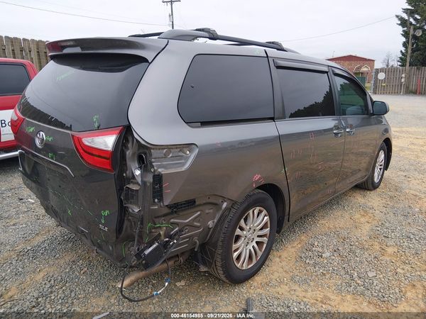 2017 TOYOTA SIENNA XLE 8 PASSENGER — I4