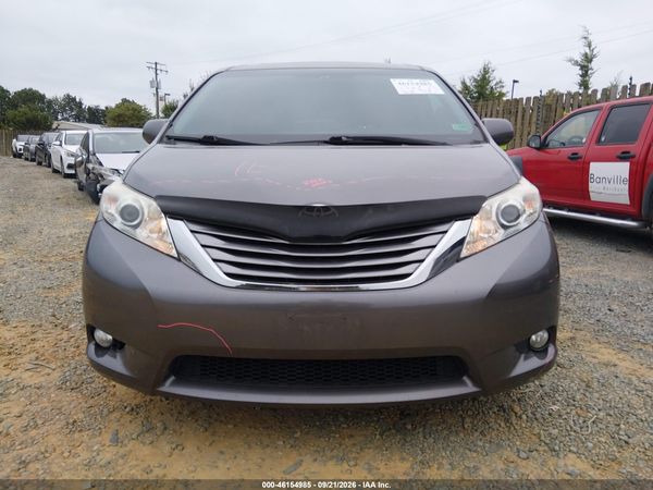 2017 TOYOTA SIENNA XLE 8 PASSENGER — I115