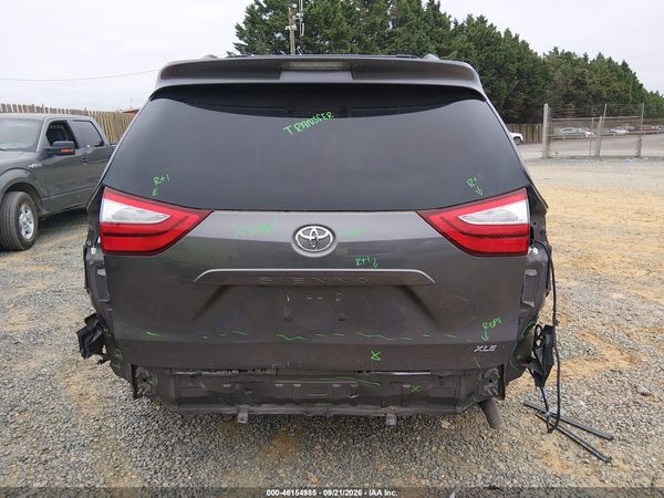 2017 TOYOTA SIENNA XLE 8 PASSENGER — I119