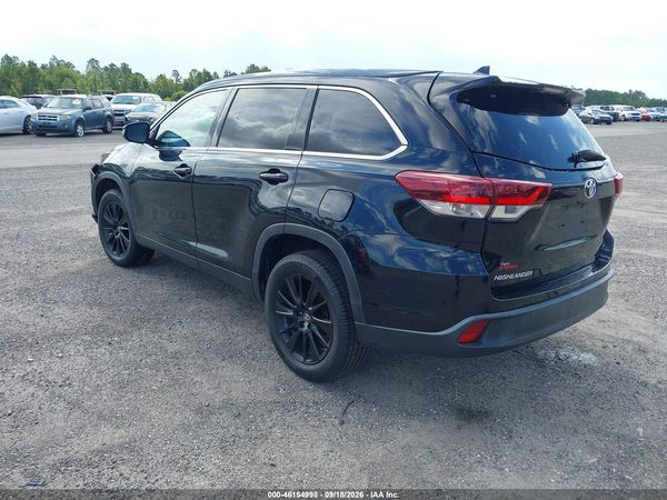 2019 TOYOTA HIGHLANDER SE — I3