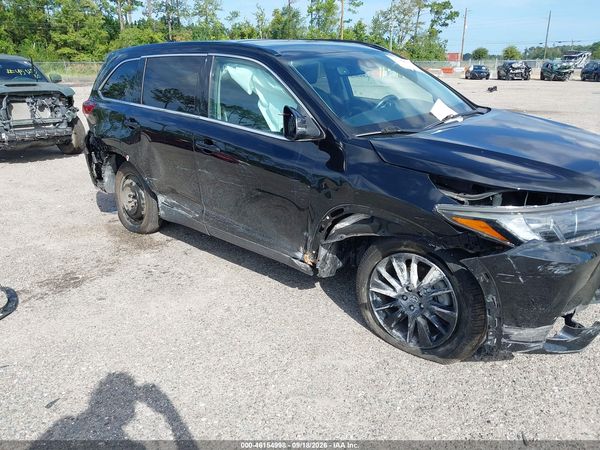 2019 TOYOTA HIGHLANDER SE — I6