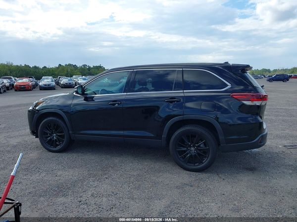 2019 TOYOTA HIGHLANDER SE — I117