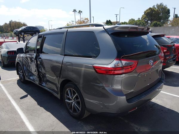 2020 TOYOTA SIENNA XLE — I3